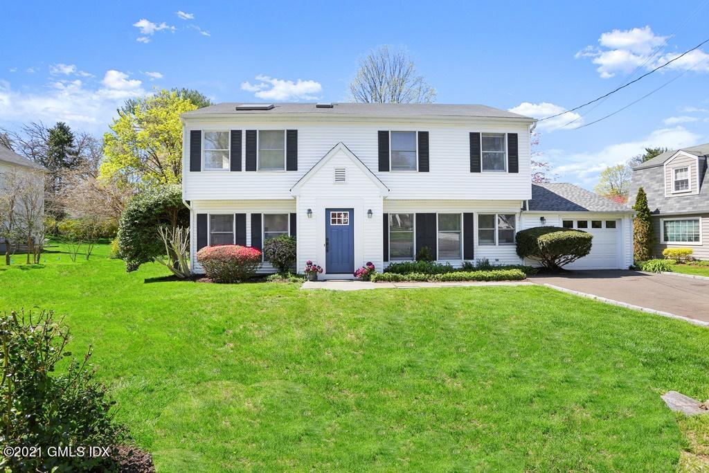 39 Sunshine Avenue Riverside, CT 06878 - Photo 1 of 34 a front view of a house with a yard porch and livingroom