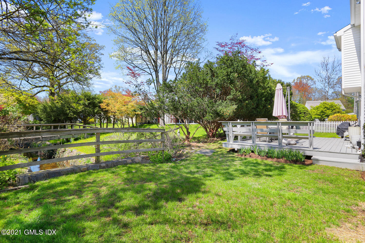 39 Sunshine Avenue Riverside, CT 06878 - Photo 28 of 34 a view of garden with trees