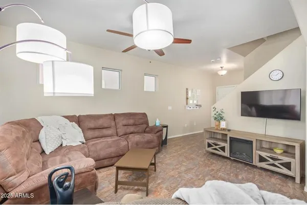 $2,250 | 34905 North 30th Drive, Phoenix, AZ 85086