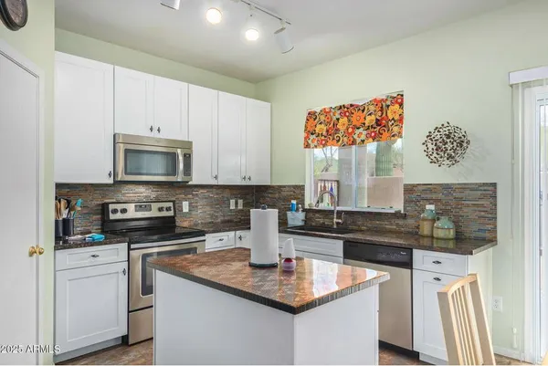 $2,250 | 34905 North 30th Drive, Phoenix, AZ 85086