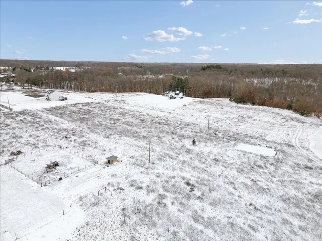 $250,000 | 330 Cumberland Avenue Southeast, Lowell, MI 49331