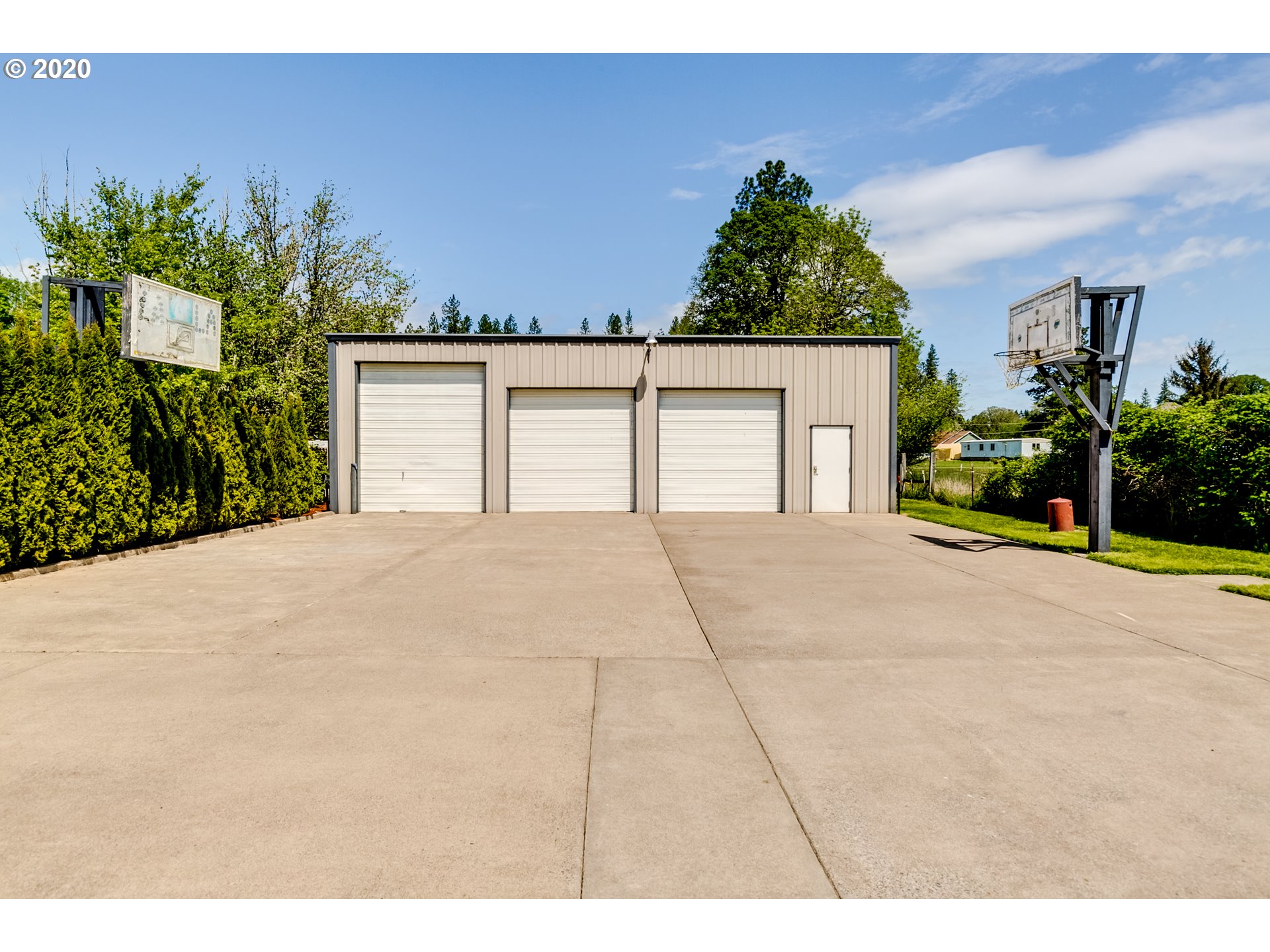 24807 Suttle Road Elmira, OR 97437 - Photo 4 of 32 Gallery Image 4