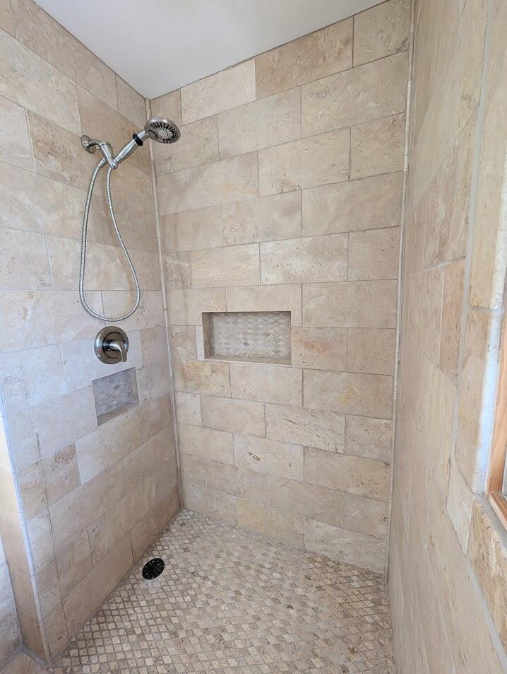 4127 South 89th Street Greenfield, WI 53228 - Photo 13 of 37 prinary suite shower