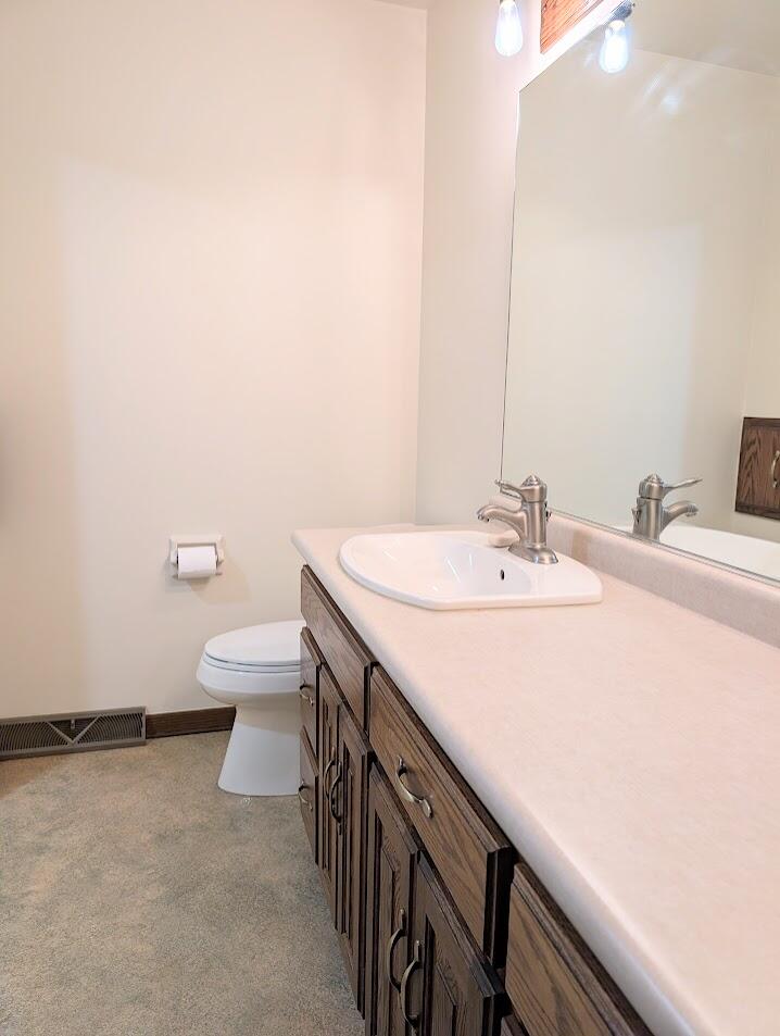 4127 South 89th Street Greenfield, WI 53228 - Photo 16 of 37 b1 1