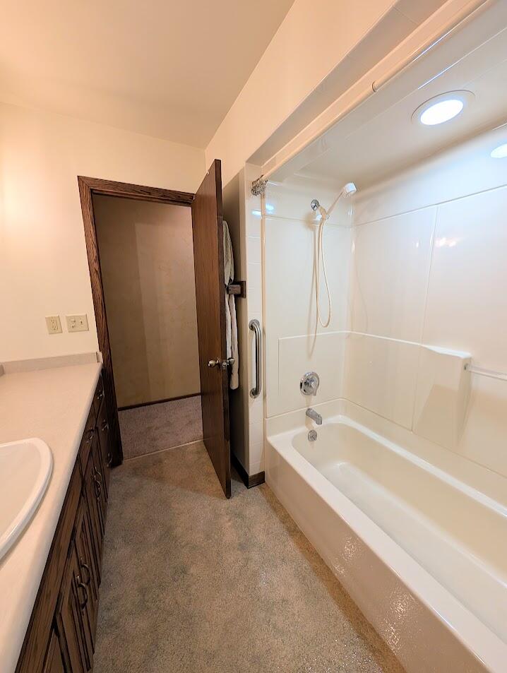 4127 South 89th Street Greenfield, WI 53228 - Photo 17 of 37 b1