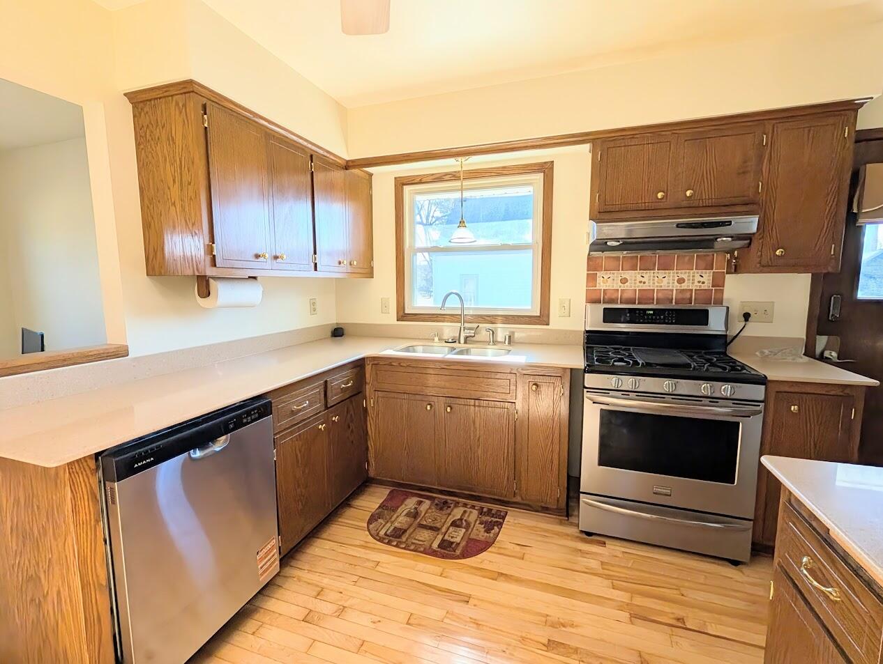 4127 South 89th Street Greenfield, WI 53228 - Photo 2 of 37 kitchen