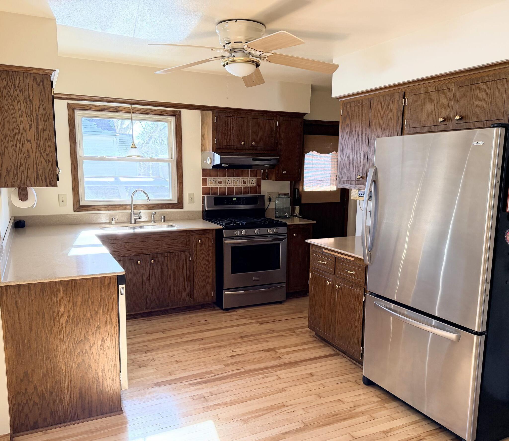 4127 South 89th Street Greenfield, WI 53228 - Photo 3 of 37 618024138_10241922102768759_580040356497