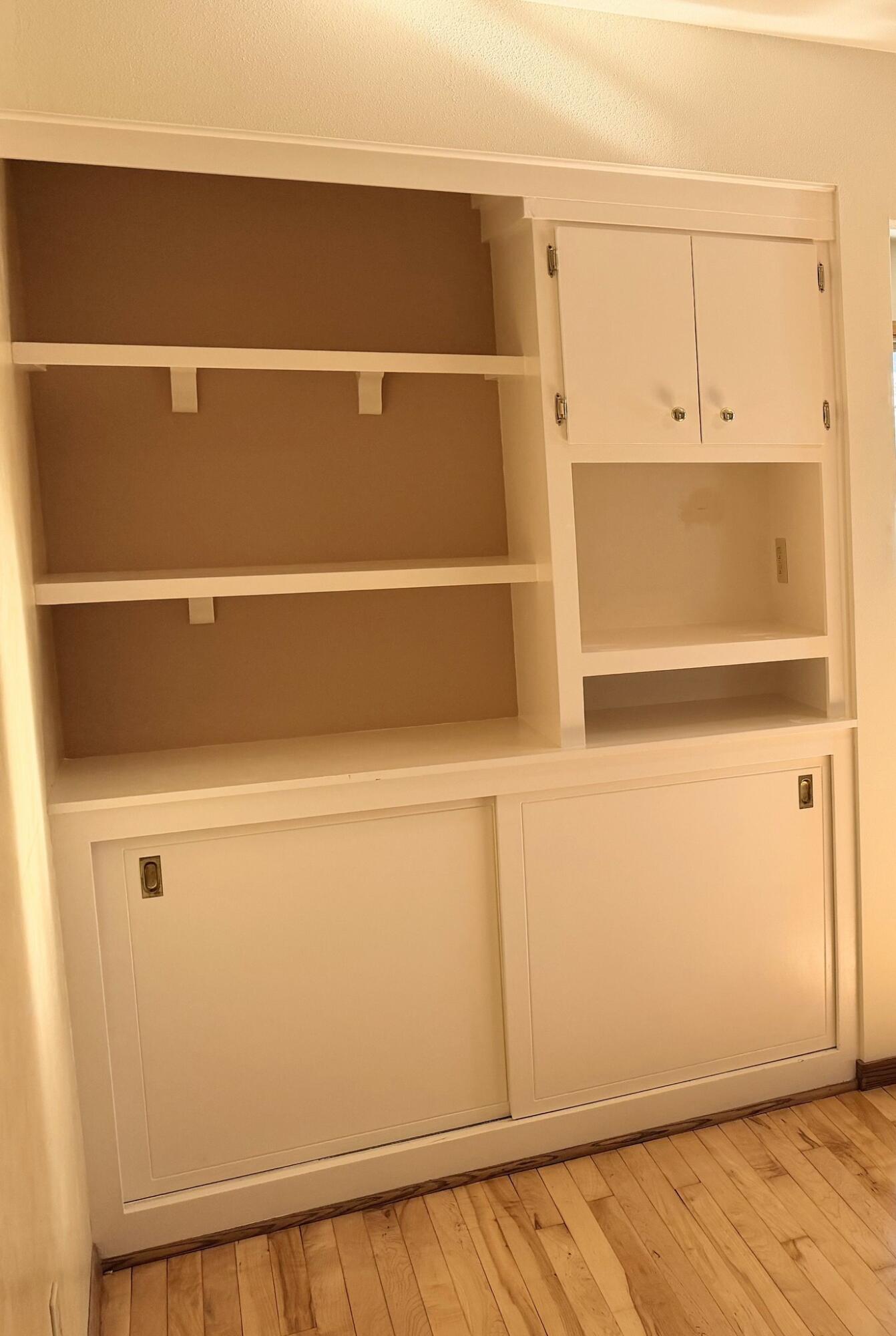 4127 South 89th Street Greenfield, WI 53228 - Photo 5 of 37 619728276_10241922127369374_710355207632