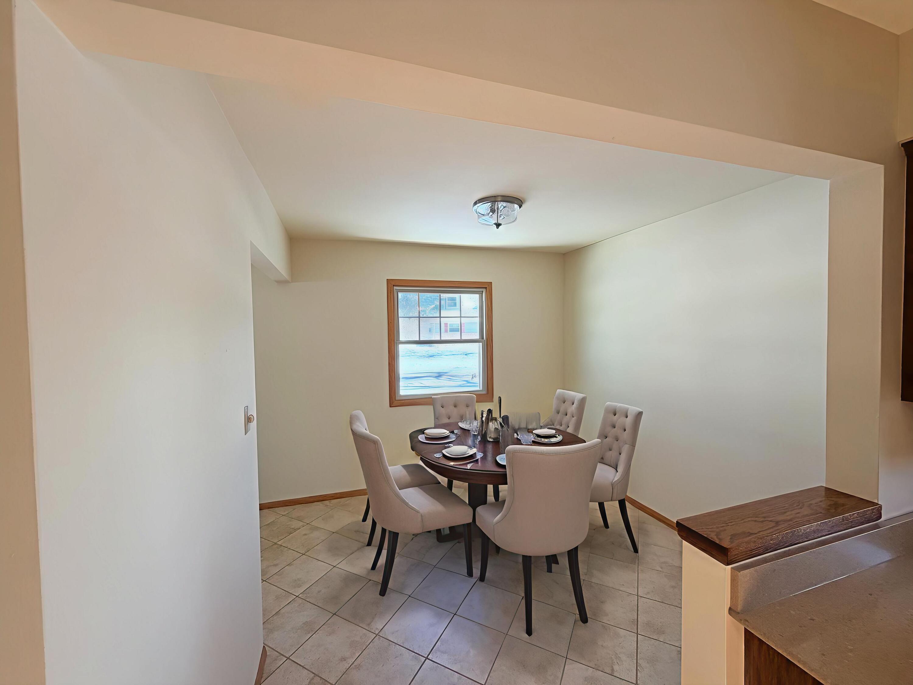 4127 South 89th Street Greenfield, WI 53228 - Photo 7 of 37 dining