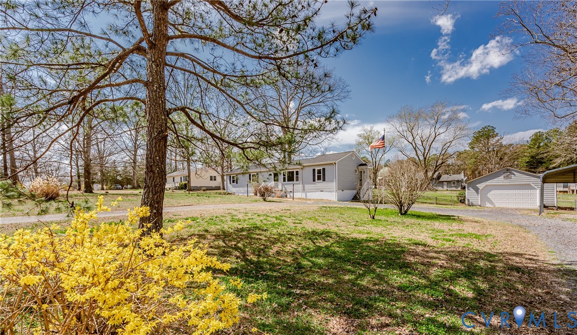 15412 Exter Mill Road Chesterfield, VA 23838 - Photo 5 of 66 Ranch-style house with an outdoor structure, a fro