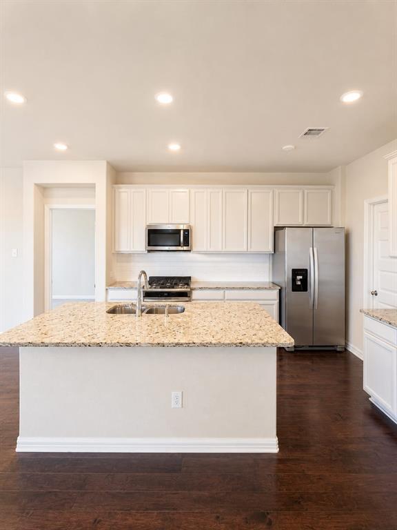 1124 Rountree Court Celina, TX 75009 - Photo 5 of 18