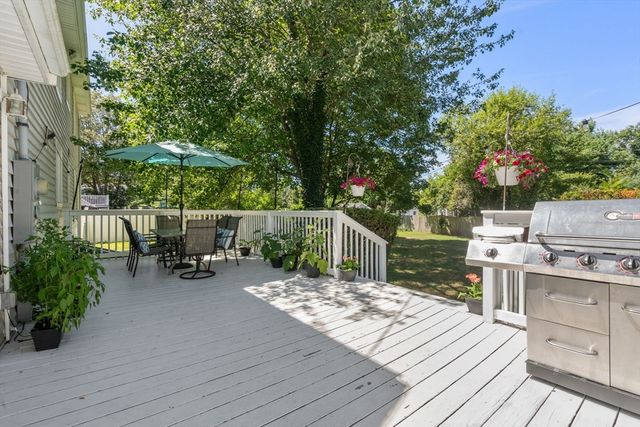 $894,000 | 5 Hope Lane, Dedham, MA 02026