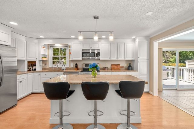 $894,000 | 5 Hope Lane, Dedham, MA 02026