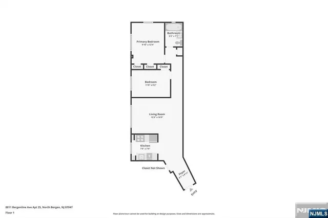 a picture of a very nice looking hallway