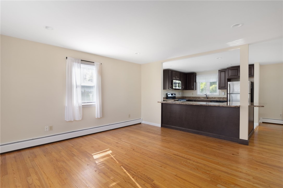 9 Chestnut Hill Road, Unit B Middletown, RI 02842 - Photo 3 of 34 Gallery Image 3
