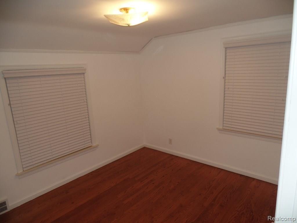 3532 Eastham Road Dearborn, MI 48120 - Photo 17 of 26 SAM_1189.JPG