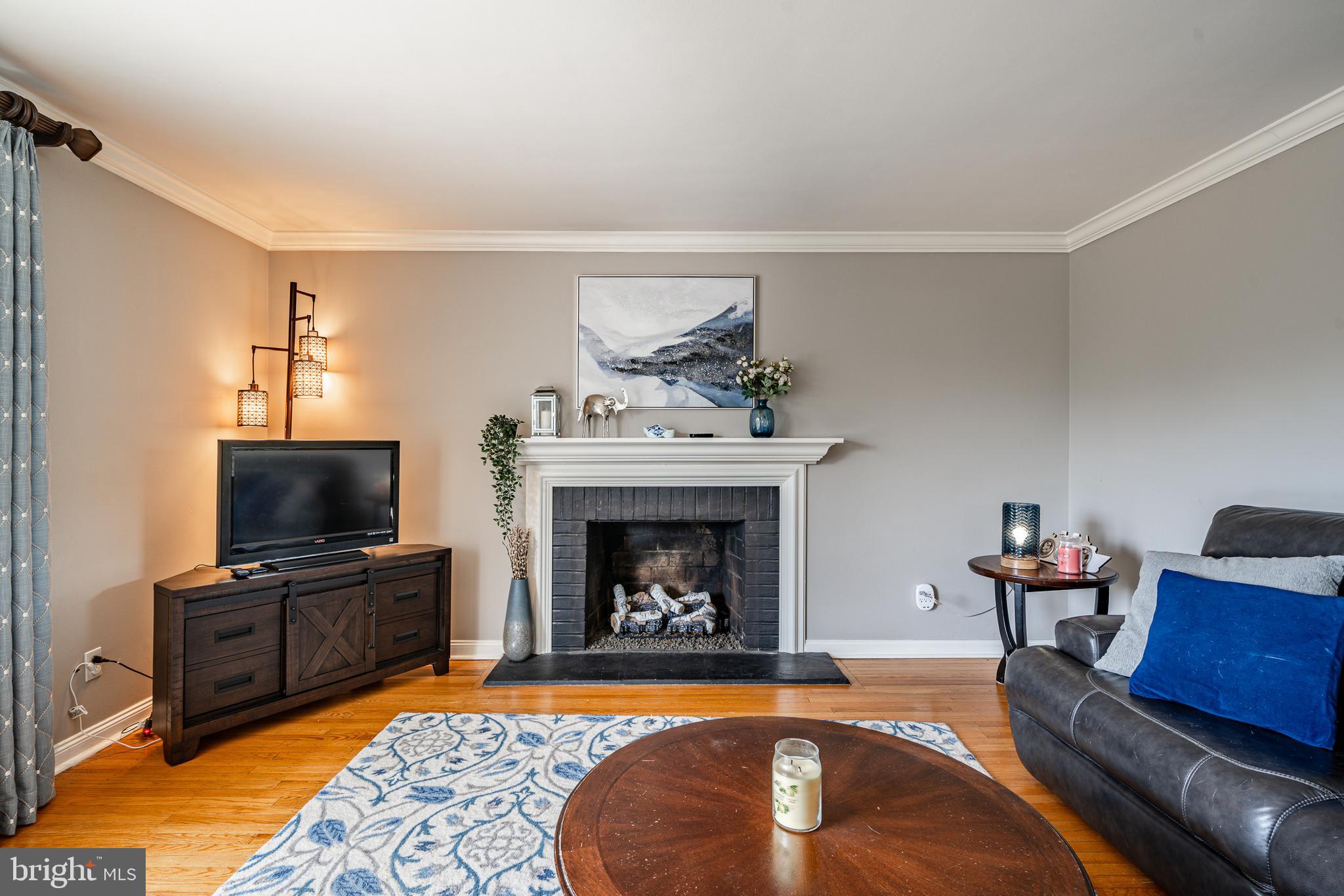 476 Collins Drive Springfield, PA 19064 - Photo 12 of 44 Living room