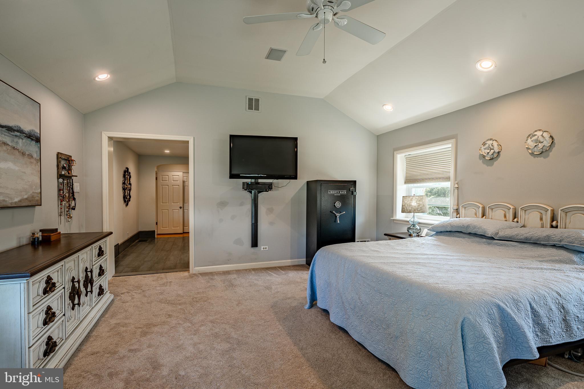 476 Collins Drive Springfield, PA 19064 - Photo 25 of 44 Primary Bedroom