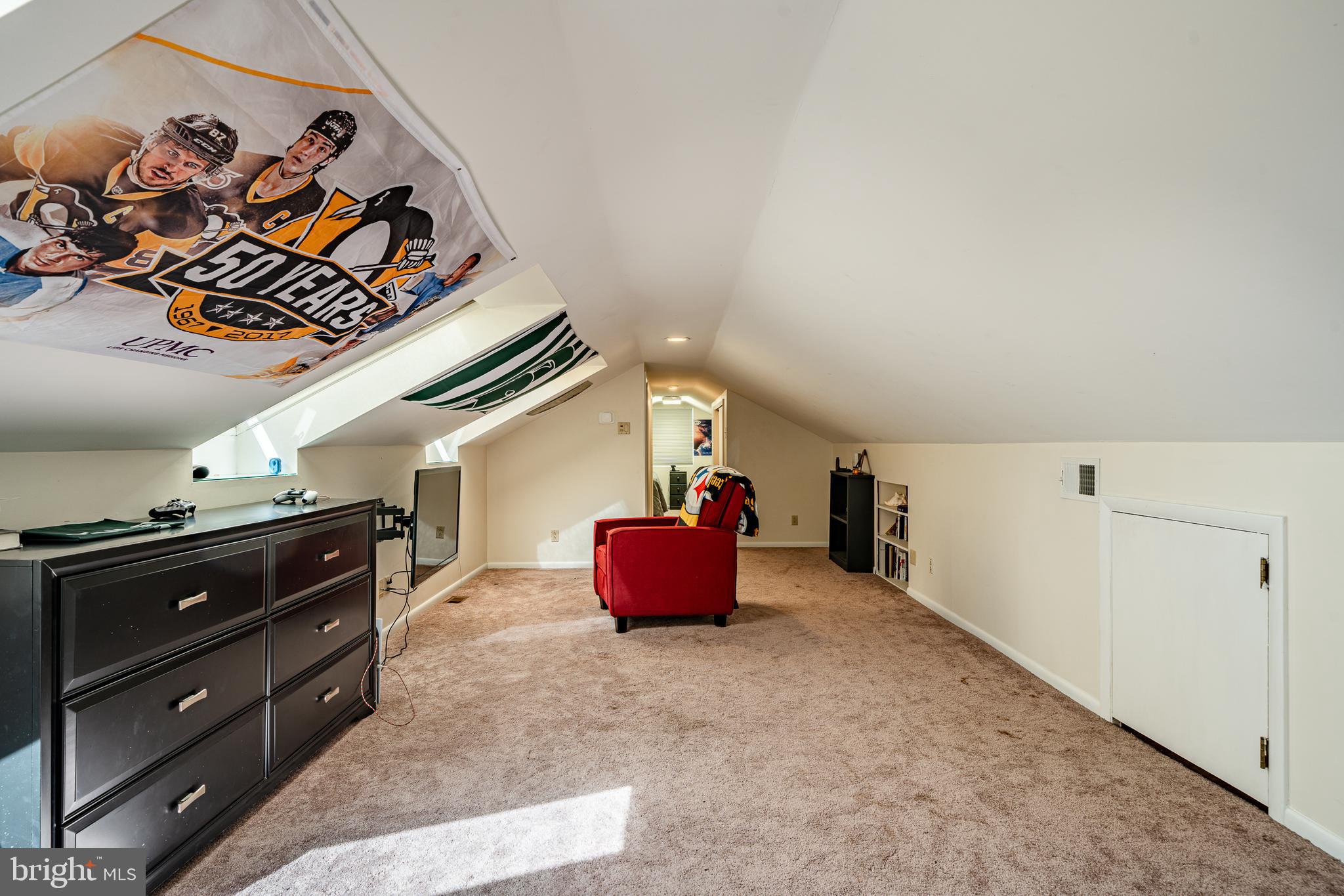 476 Collins Drive Springfield, PA 19064 - Photo 31 of 44 2nd Floor sitting area