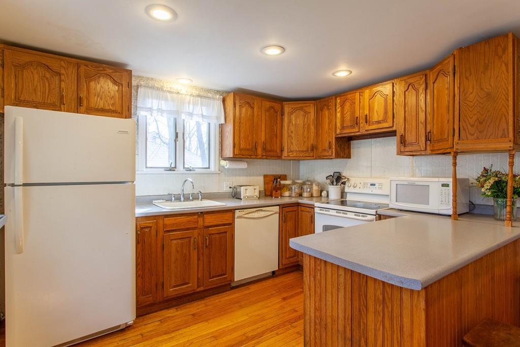 276 Great Road Bedford, MA 01730 - Photo 5 of 31 Gallery Image 5