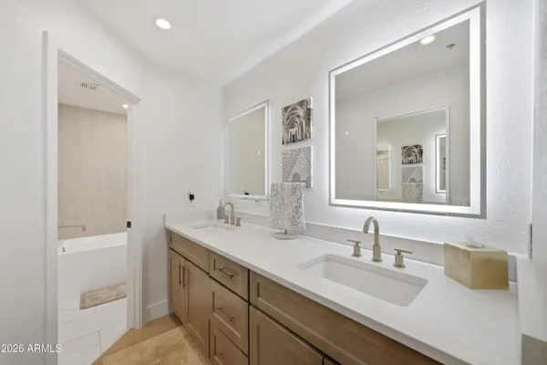 $525,000 | 5104 North 32nd Street, Unit 149, Phoenix, AZ 85018