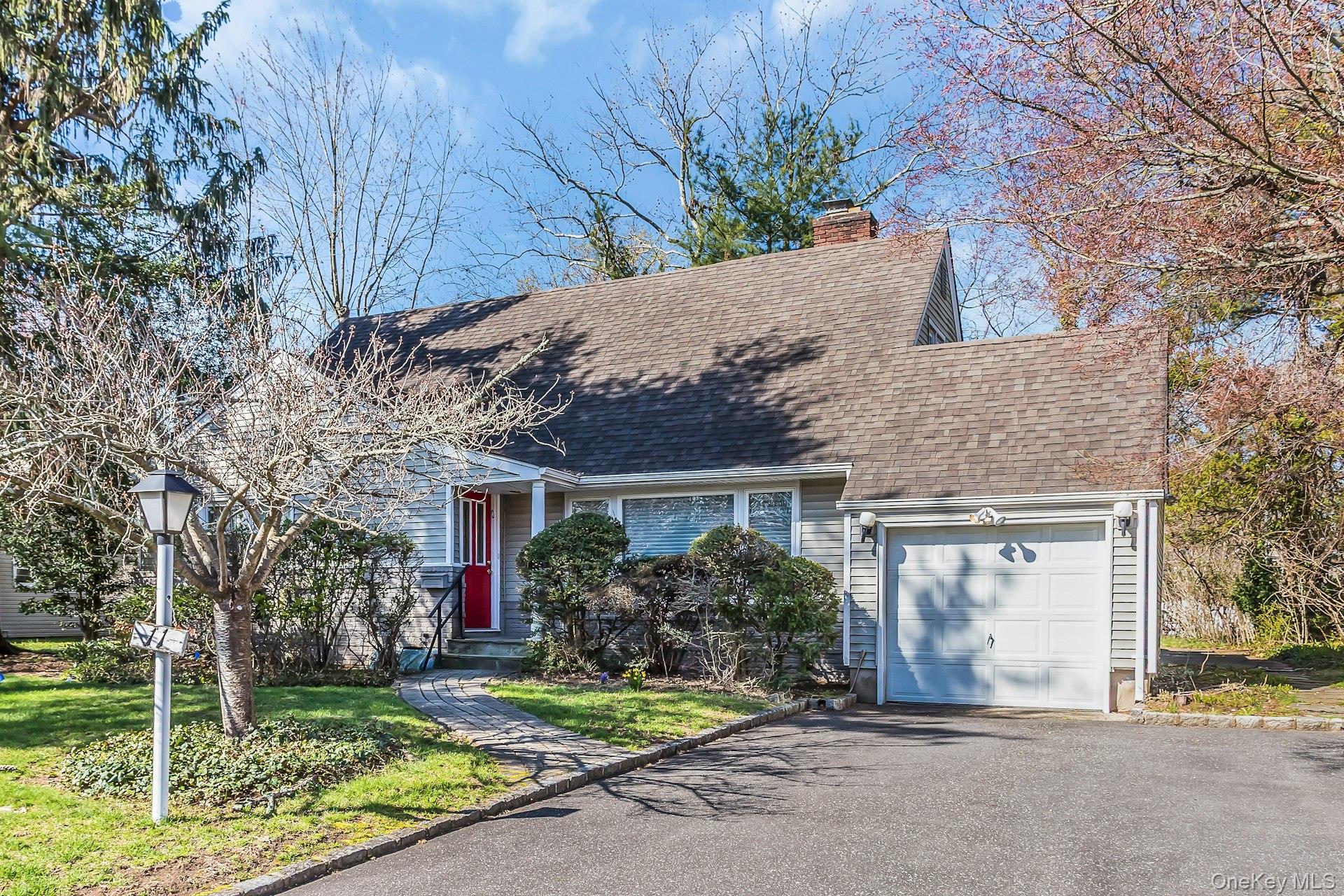 11 Rockhill Road East Hills, NY 11577 - Photo 1 of 27