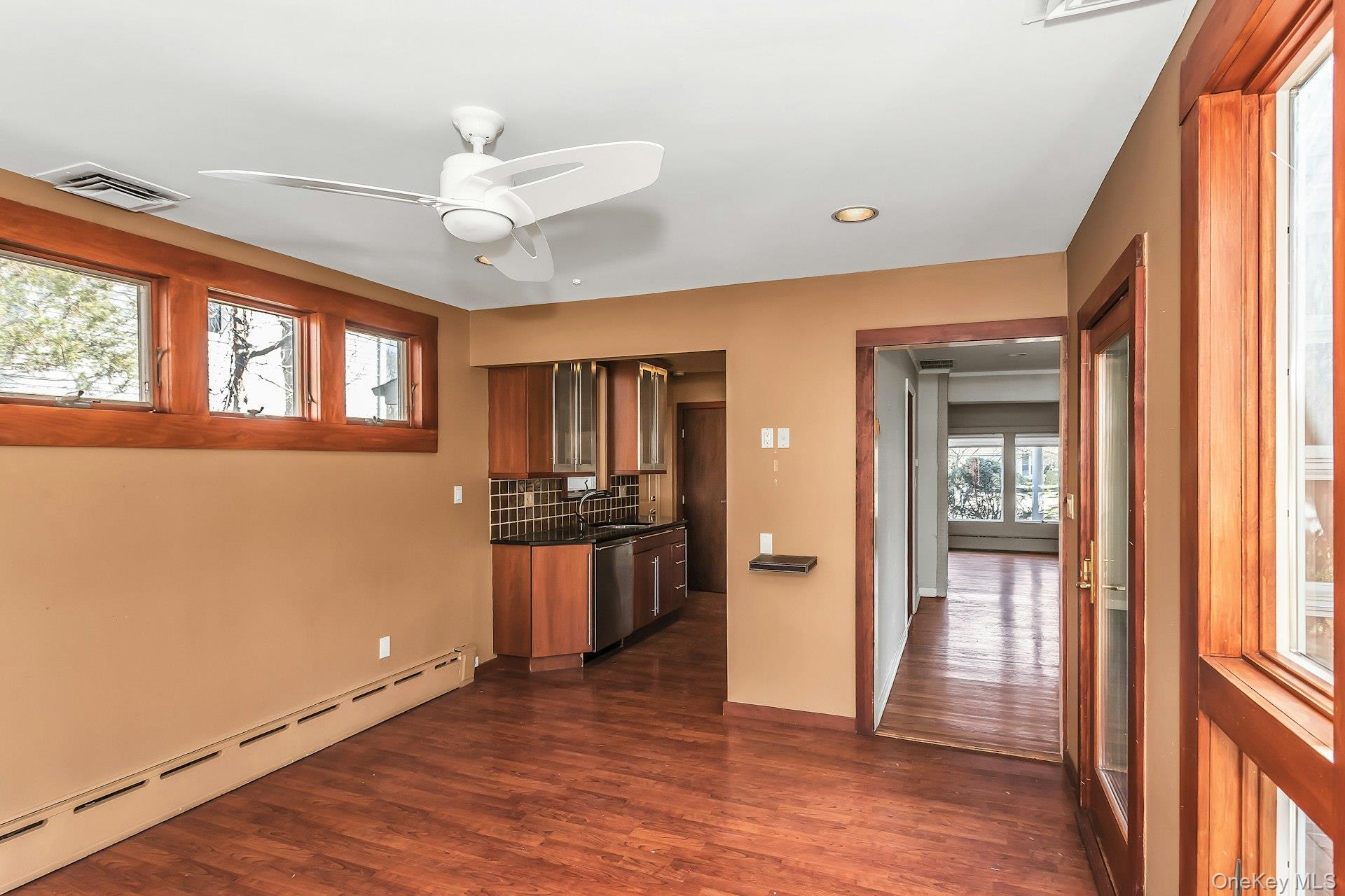 11 Rockhill Road East Hills, NY 11577 - Photo 15 of 27