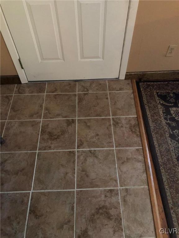 2527 Nottingham Road Bethlehem, PA 18017 - Photo 17 of 22 Gallery Image 17
