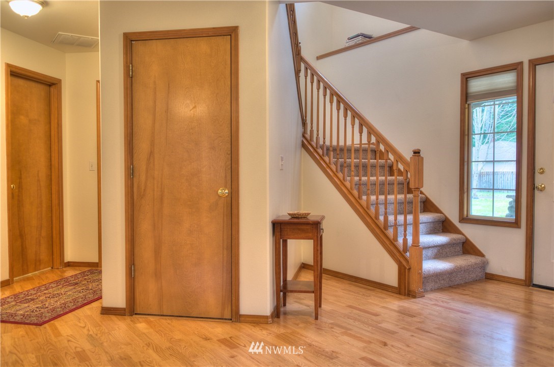 802 Overhulse Road Northwest Olympia, WA 98502 - Photo 5 of 24 Gallery Image 5