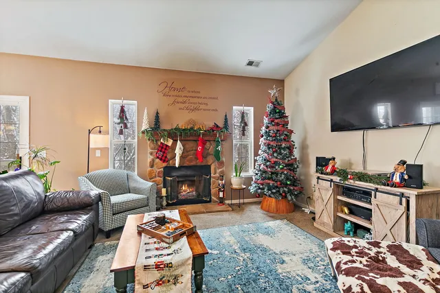 $295,000 | 2813 Granite Court, Crystal Lake, IL 60012