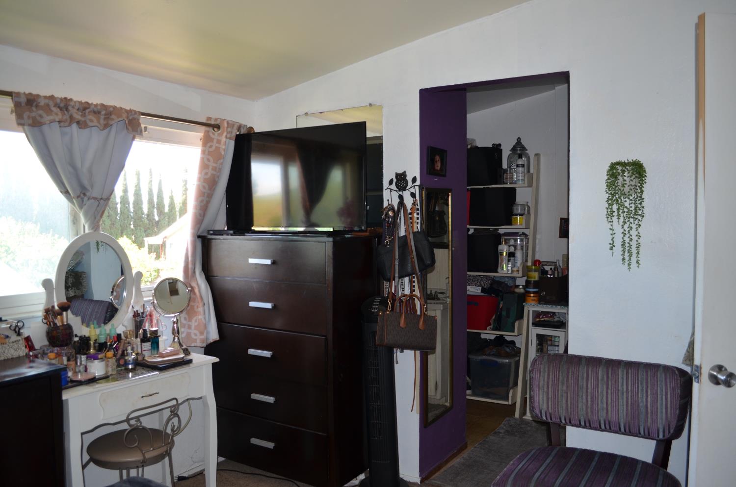 208 Appian Way Union City, CA 94587 - Photo 29 of 38 a living room with closet and a window
