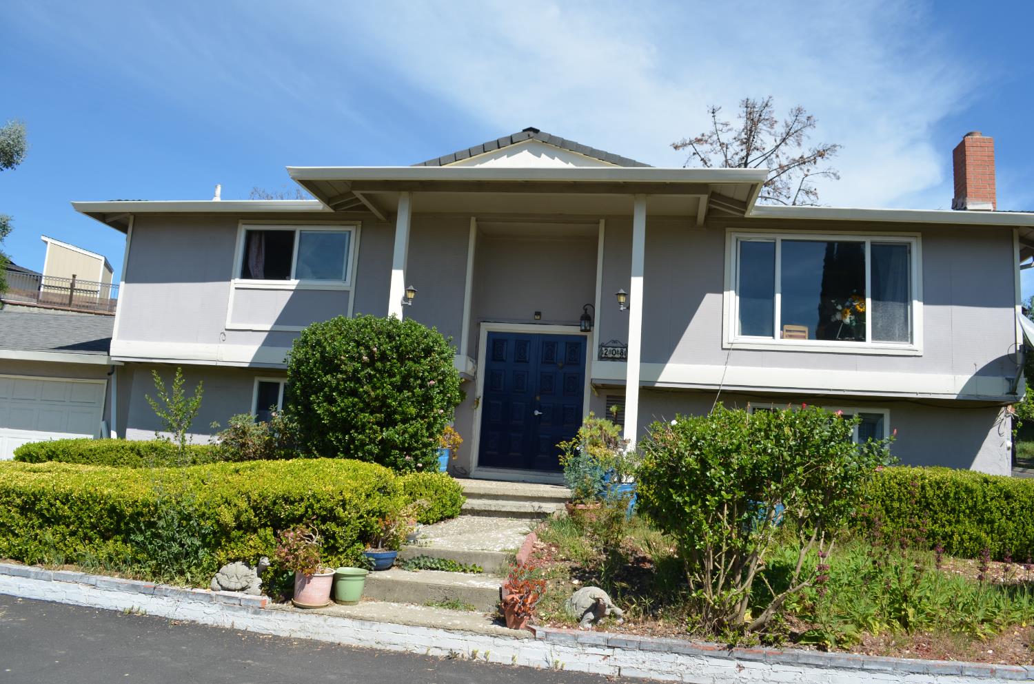 208 Appian Way Union City, CA 94587 - Photo 9 of 38 front view of a house