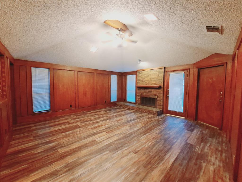 1756 Arledge Carrollton, TX 75007 - Photo 3 of 19