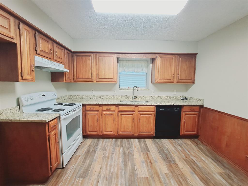 1756 Arledge Carrollton, TX 75007 - Photo 7 of 19