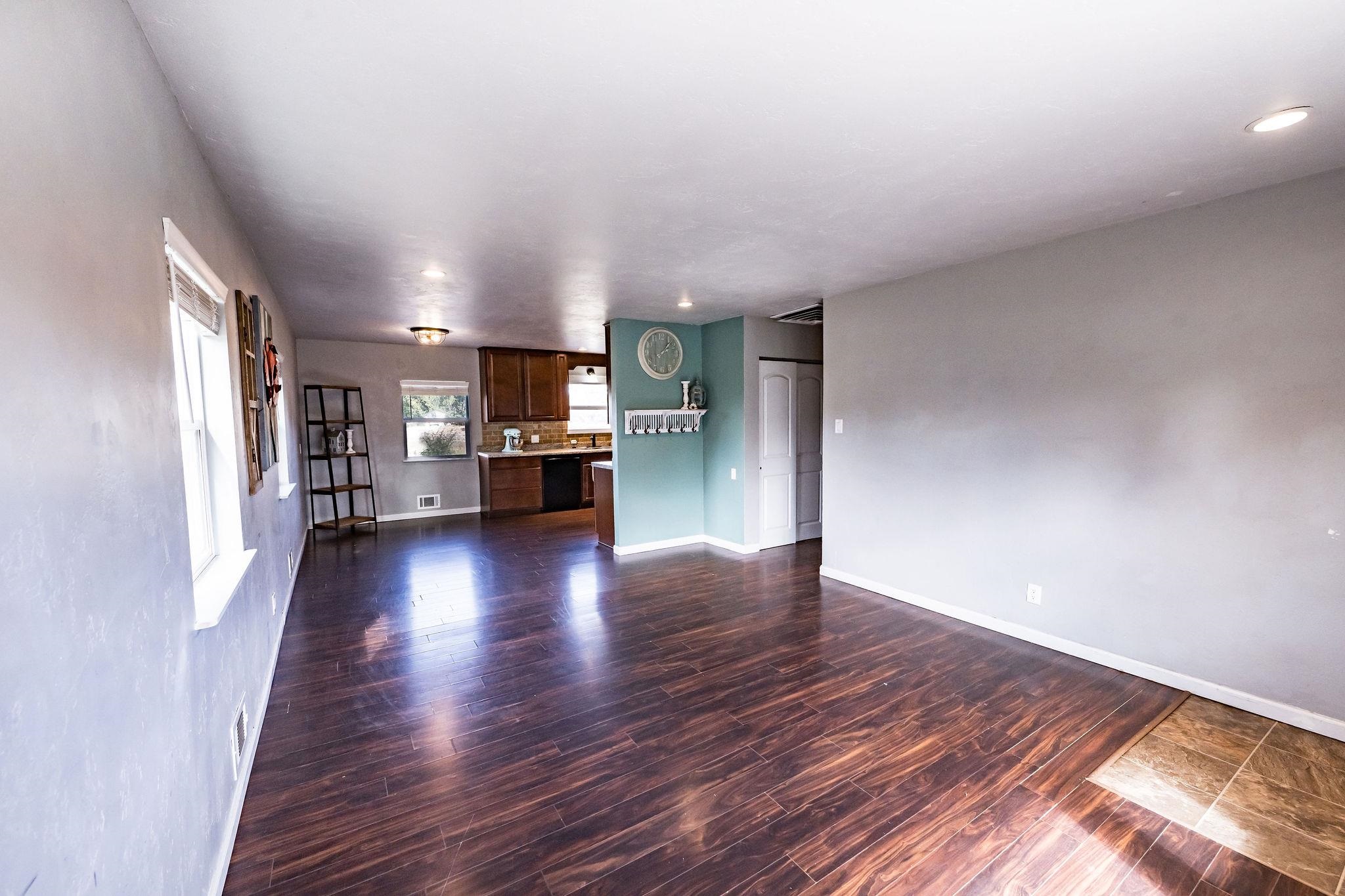 2740 B Road Grand Junction, CO 81503 - Photo 4 of 28 Gallery Image 4