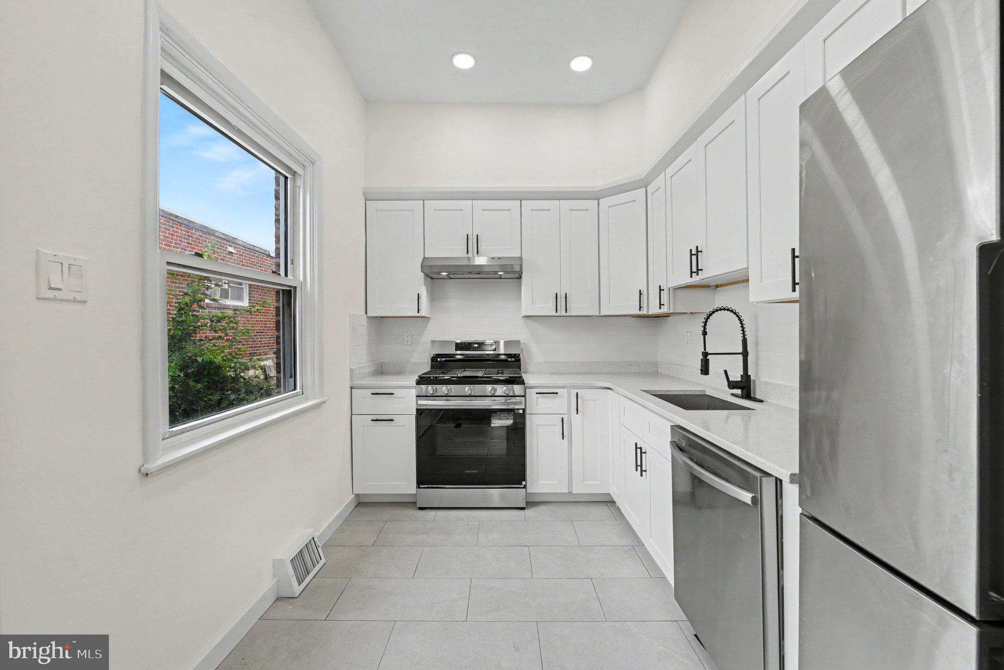8367 Langdon Street Philadelphia, PA 19152 - Photo 5 of 29 Gallery Image 5