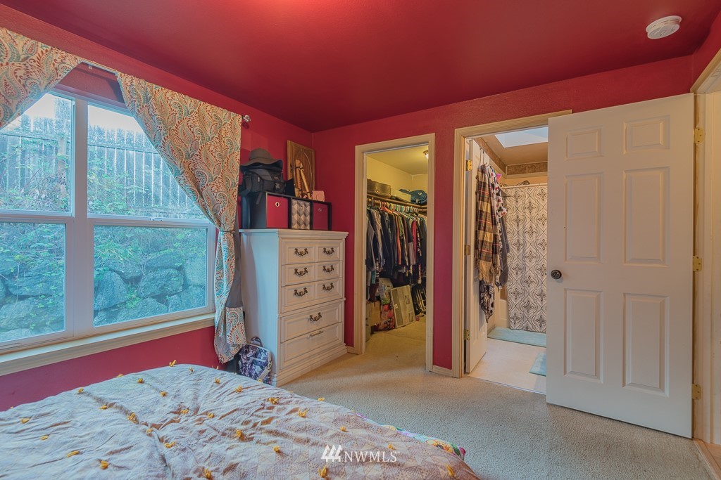 26431 Barrett Road Northeast Kingston, WA 98346 - Photo 12 of 16 Gallery Image 12