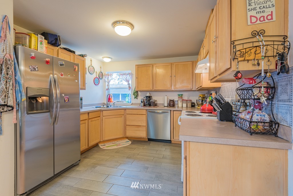 26431 Barrett Road Northeast Kingston, WA 98346 - Photo 6 of 16 Gallery Image 6