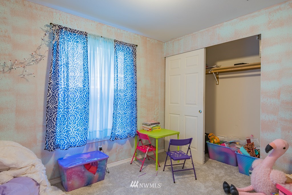 26431 Barrett Road Northeast Kingston, WA 98346 - Photo 8 of 16 Gallery Image 8