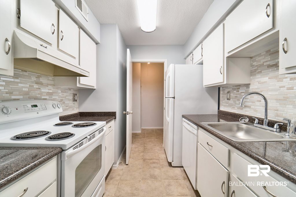 6050 Grelot Road, Unit 103 Mobile, AL 36609 - Photo 9 of 15
