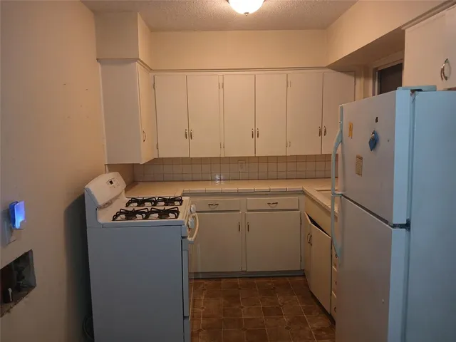 $1,200 | 3015 Avon Street, Unit 3015, Dallas, TX 75211