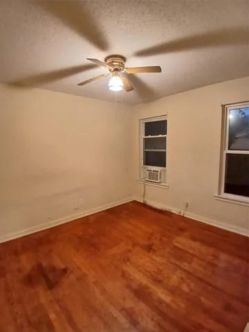 $1,200 | 3015 Avon Street, Unit 3015, Dallas, TX 75211