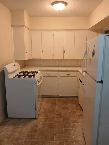 $1,200 | 3015 Avon Street, Unit 3015, Dallas, TX 75211