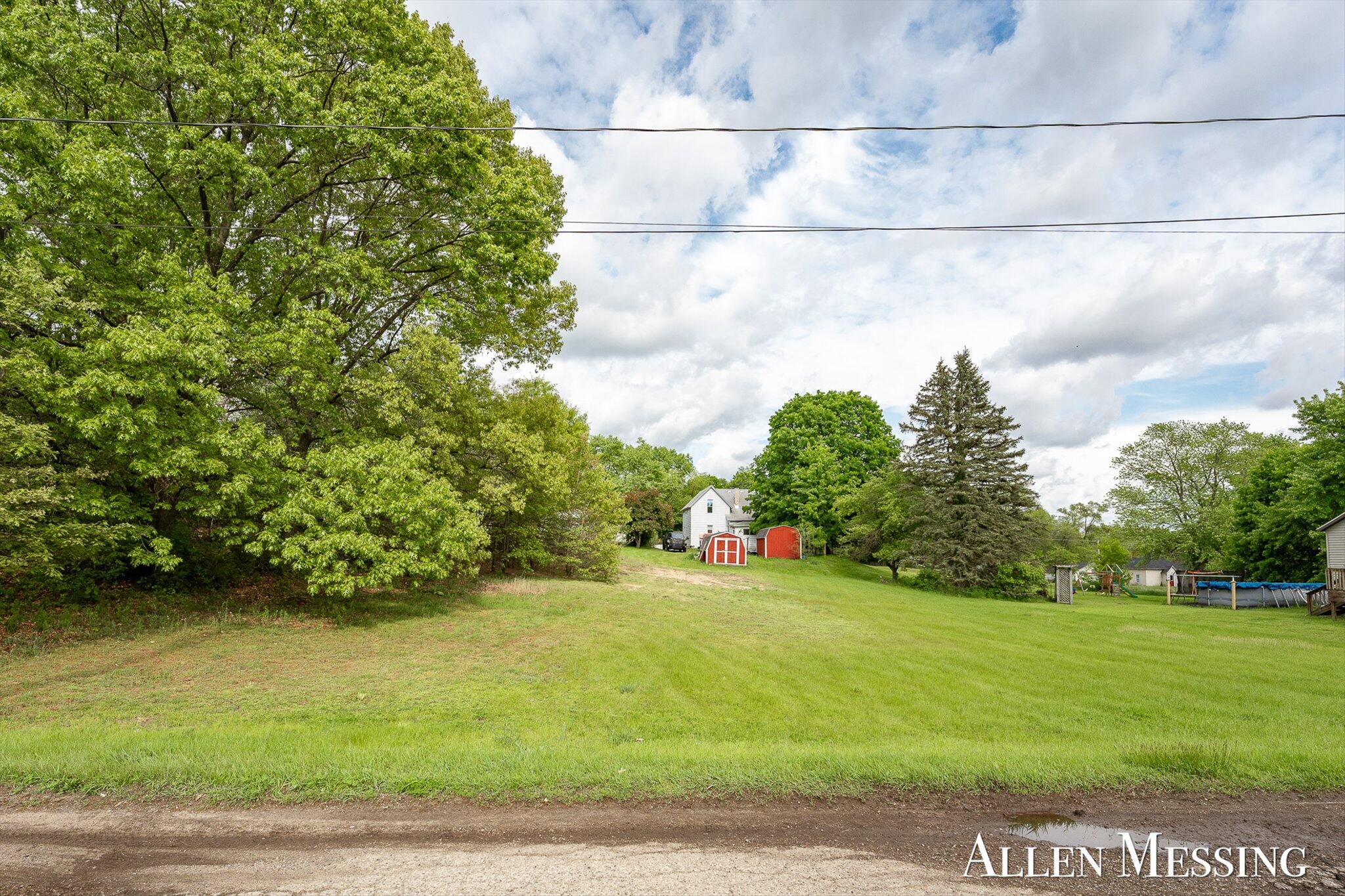 740 Crawford Street Belding, MI 48809 - Photo 2 of 9 2