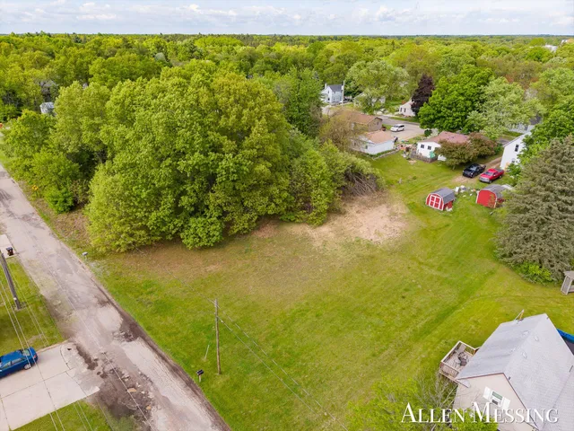 $29,900 | 740 Crawford Street, Belding, MI 48809