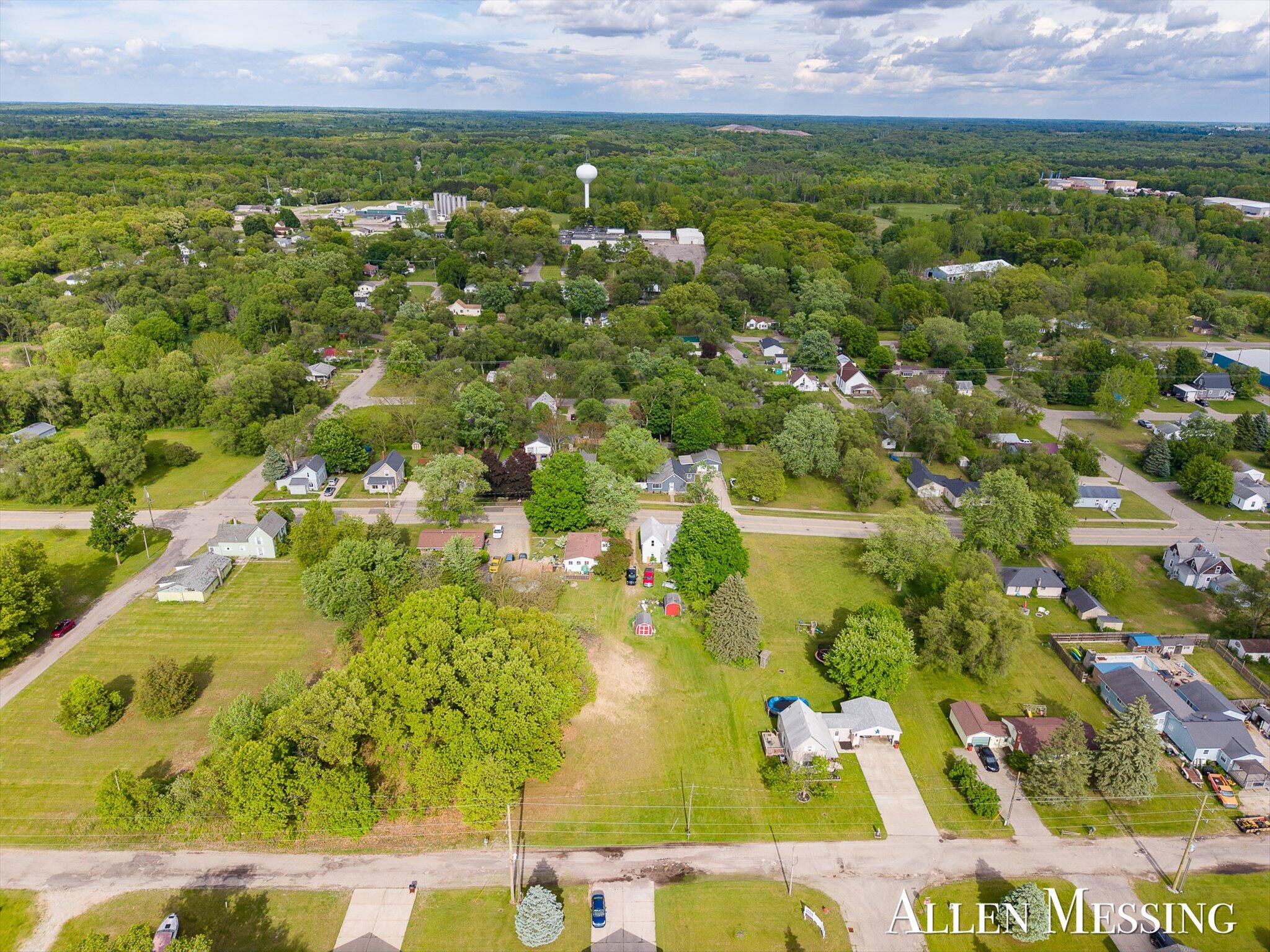 740 Crawford Street Belding, MI 48809 - Photo 5 of 9 5