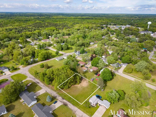 $29,900 | 740 Crawford Street, Belding, MI 48809