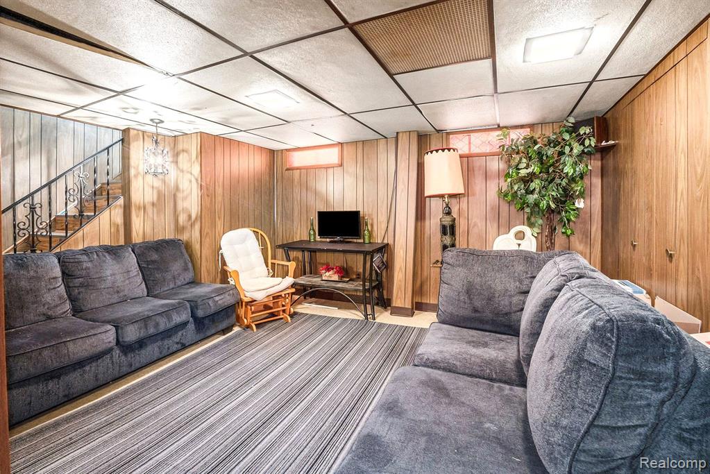 22796 Roxana Avenue Eastpointe, MI 48021 - Photo 13 of 21 Gallery Image 13