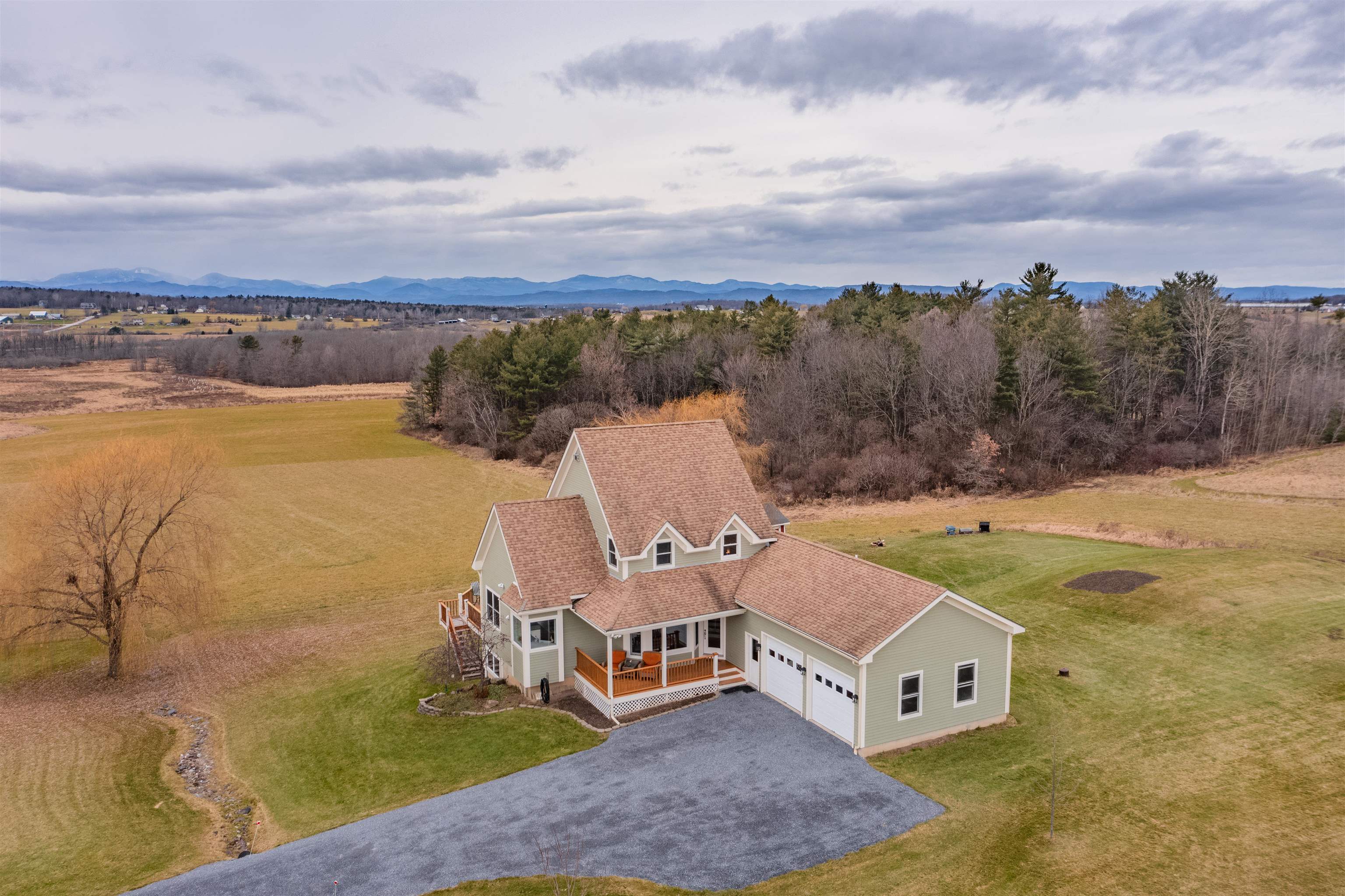 211 Raymond Road Ferrisburgh, VT 05491 - Photo 3 of 40 Gallery Image 3