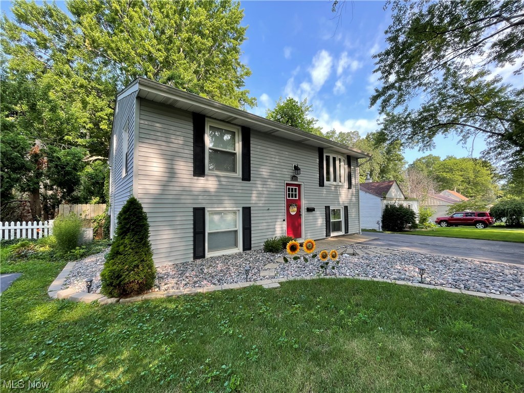 1850 Aberdeen Road Madison, OH 44057 - Photo 2 of 32